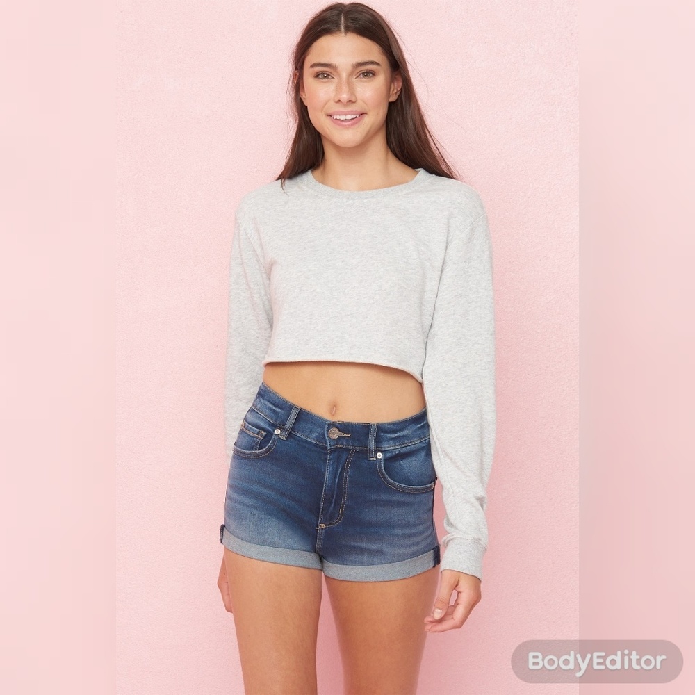 ⬇️3/$25 bundle 🏷 Garage Premium Denim Short